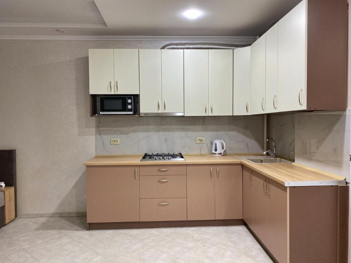 Apartment In Khmelnytsky Street 利沃夫 外观 照片