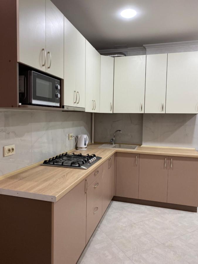 Apartment In Khmelnytsky Street 利沃夫 外观 照片
