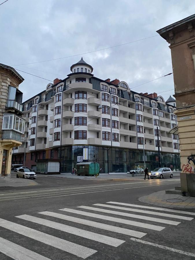 Apartment In Khmelnytsky Street 利沃夫 外观 照片