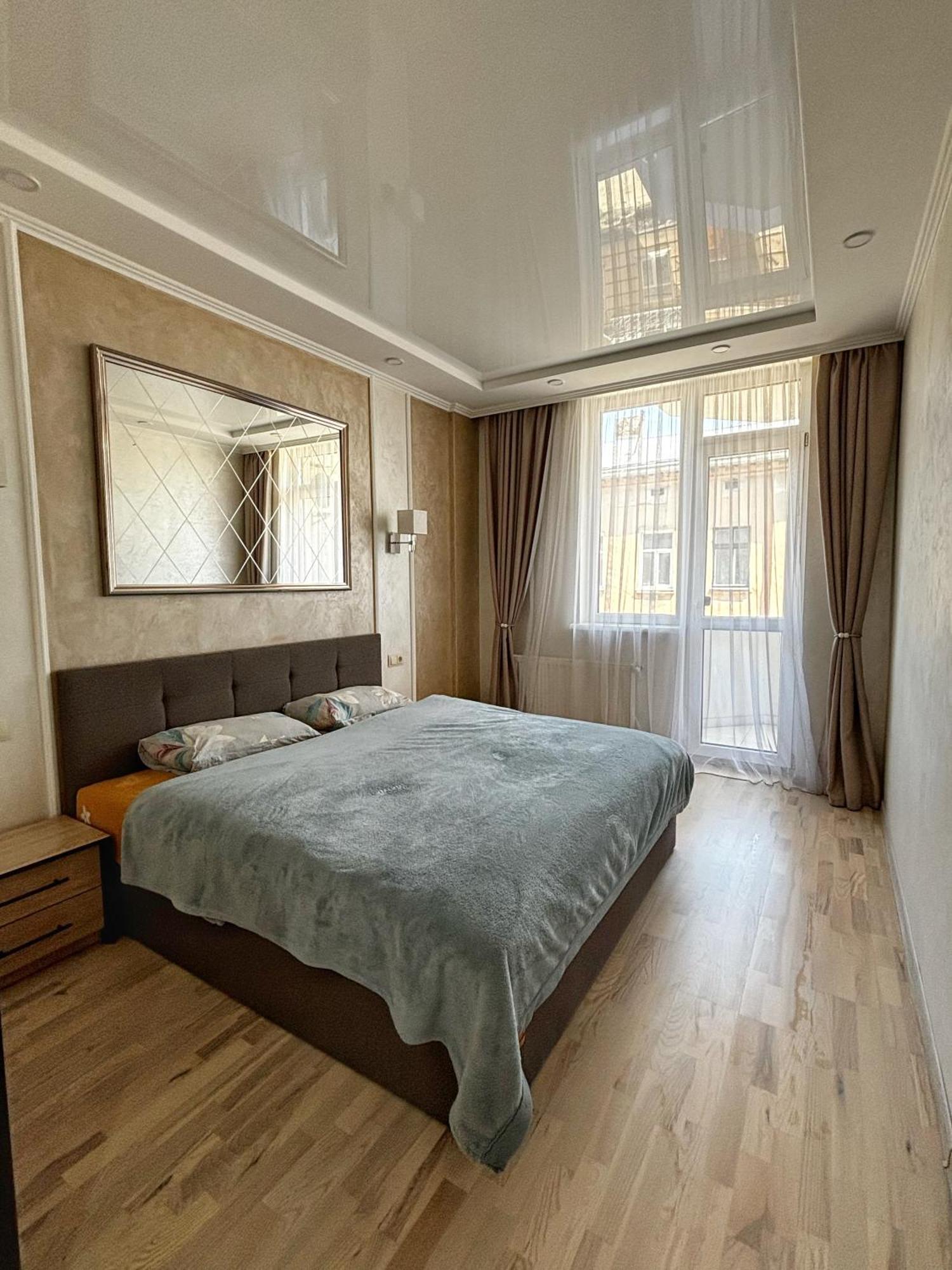 Apartment In Khmelnytsky Street 利沃夫 外观 照片